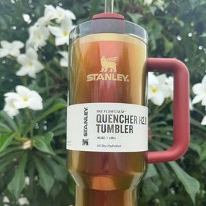 Stanley x Lainey Wilson Country Gold LE Quencher H2.0 Tumbler 40oz